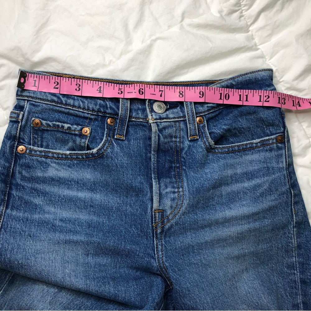 Levi’s Wedgie Button Fly Icon Fit Jeans - Picture 9 of 14